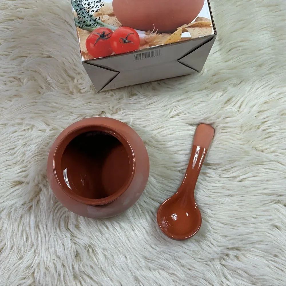 Rustic Terracotta Pot with Ladle - Picture 5 of 7